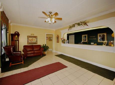 BEST WESTERN Wilderness Trail Inn