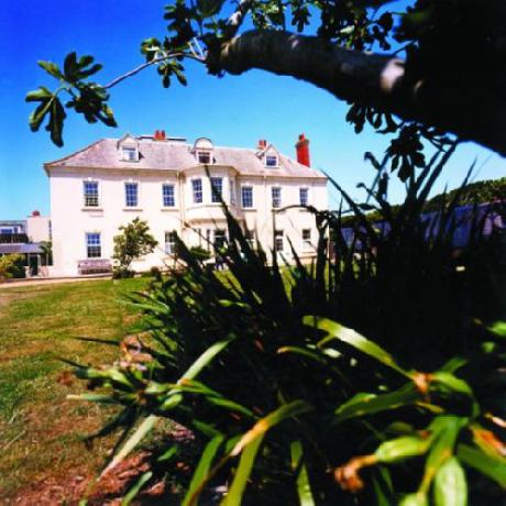 Moonfleet Manor Hotel