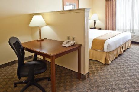 Holiday Inn Express Hotel & Suites AUSTIN-SUNSET VALLEY