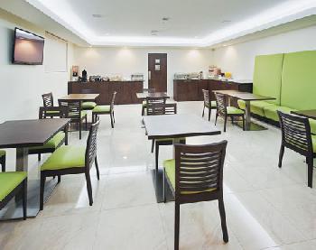 La Quinta Inn & Suites Cancun
