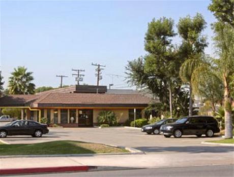 Super 8 Costa Mesa/Newport Beach Area