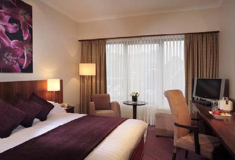 DoubleTree by Hilton London Victoria