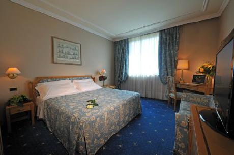 Royal Garden Hotel Summit Hotels and Resorts