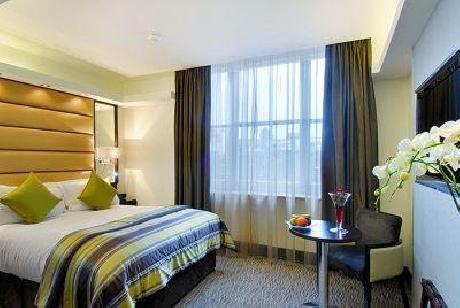 The Marble Arch by Montcalm