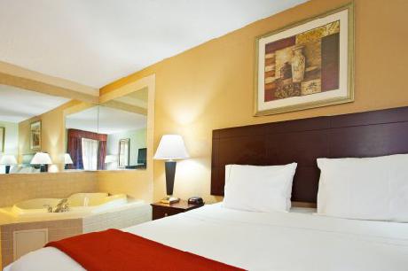 Holiday Inn Express Hotel & Suites CHICAGO-OSWEGO