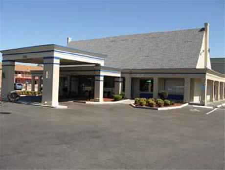 Days Inn Charlotte North-Speedway-UNCC-Research Park