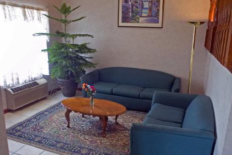 Magnuson Camelot Hotel