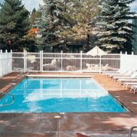 Crestwood Resort by EVRentals