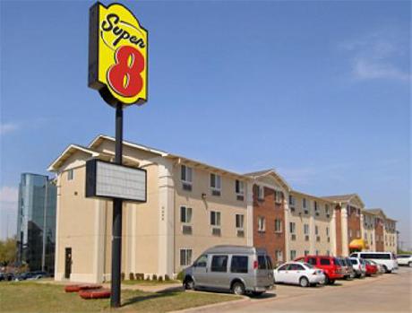 Super 8 Irving DFW Airport/South