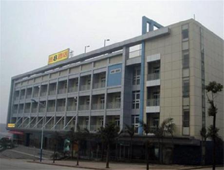 Super 8 Yibin Lu Neng