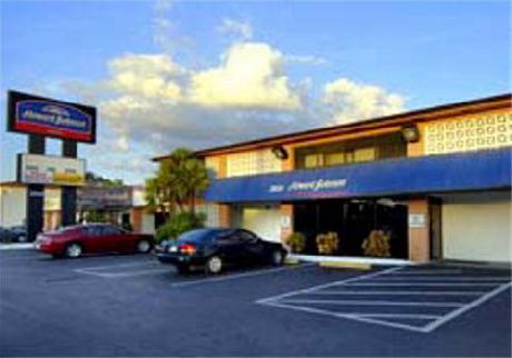 Howard Johnson Hotel - Tampa Airport/Stadium