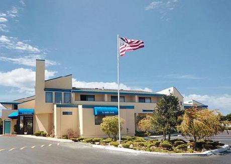 Econo Lodge Bay Breeze