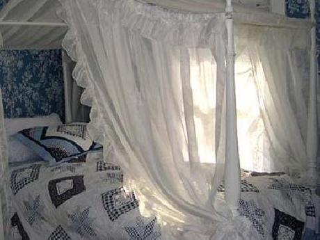 Old Victorian Farmhouse Bed an