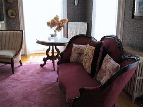 Bellinger Rose Bed & Breakfast