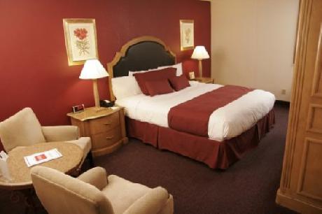 LivINN Suites Burnsville