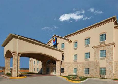Comfort Inn & Suites near Comanche Peak