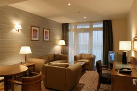 Ramada Hotel and Suites London Docklands