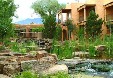 El Monte Sagrado, Autograph Collection