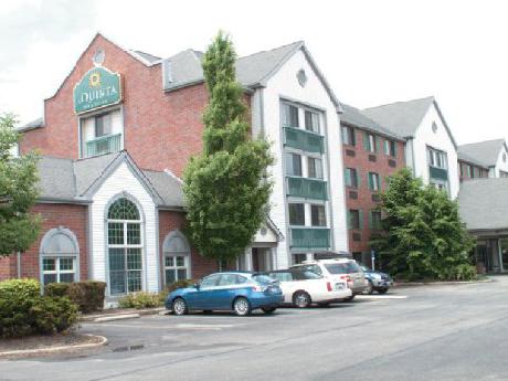 La Quinta Inn & Suites Cleveland Macedonia