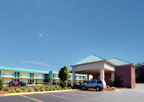 Econo Lodge  Inn & Suites Carrollton