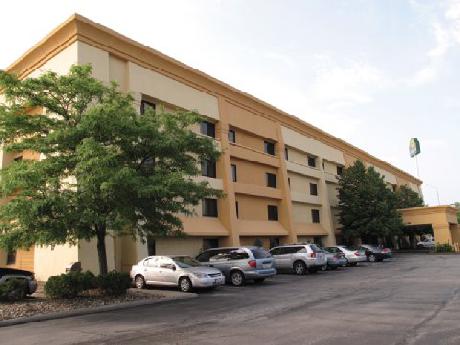 La Quinta Inn Cleveland Airport North