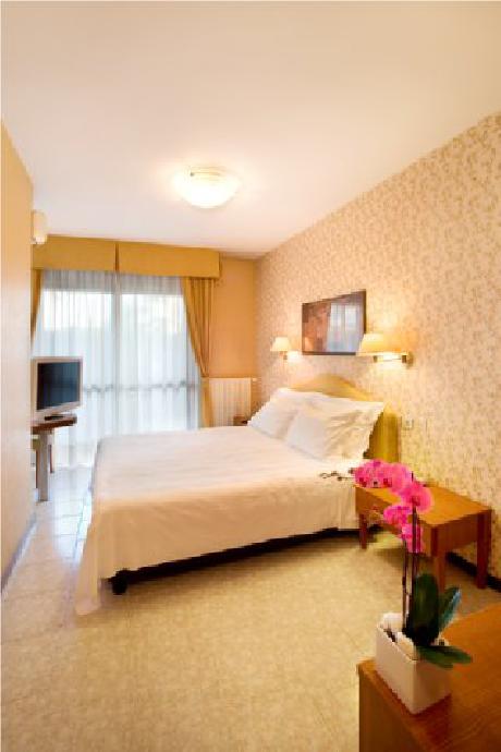 Hotel Parigi 2  Dalmine