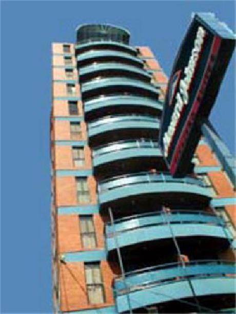 Howard Johnson Hotel Tinajero