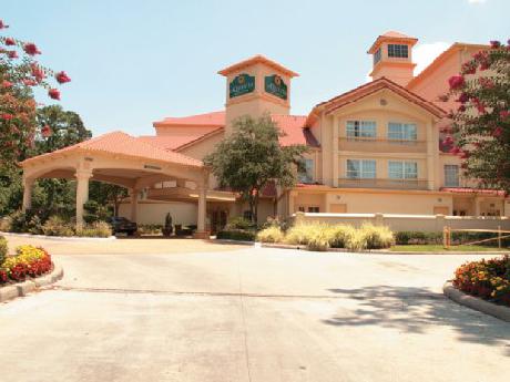 La Quinta Inn & Suites Houston Bush IAH South