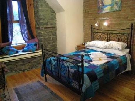 University Bed and Breakfast