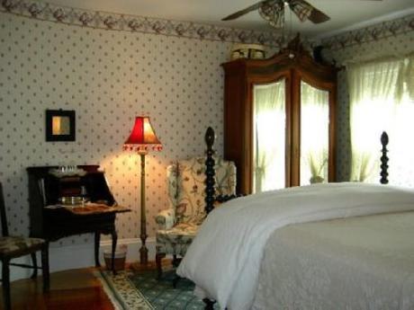 The Jeweled Turret Inn