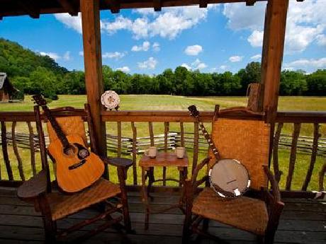 Creekwalk Inn and Cabins