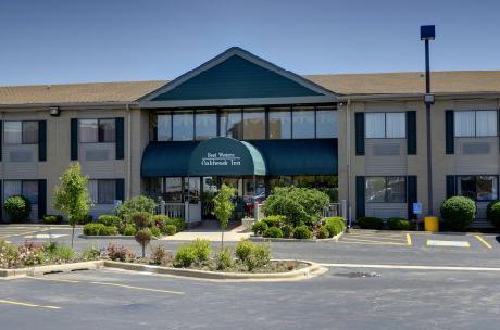 BEST WESTERN PLUS Oakbrook Inn