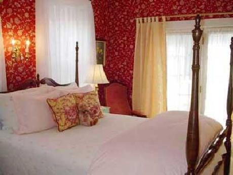 Maine Stay Inn & Cottages