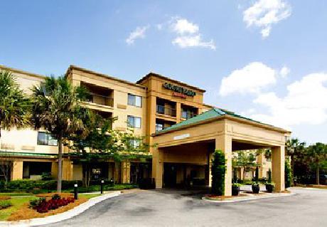 Courtyard Charleston North/Coliseum
