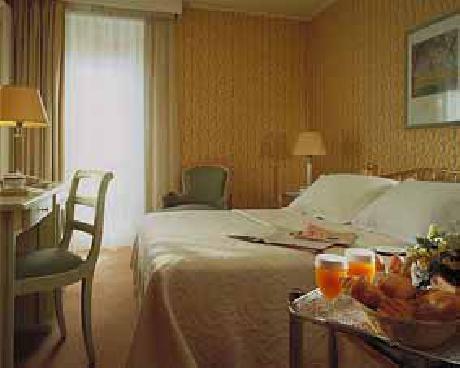 Best Western Champs Elysees Friedland