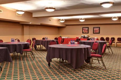 Holiday Inn Express Hotel & Suites EDMONTON-AT THE MALL