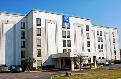 Motel 6 Louisville Airport
