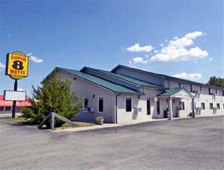 Super 8 Ainsworth