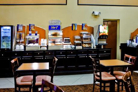 Holiday Inn Express Hotel & Suites TAMPA -USF-BUSCH GARDENS