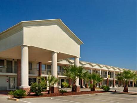 Super 8 Breaux Bridge