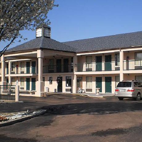 Executive Inn and Suites Covin