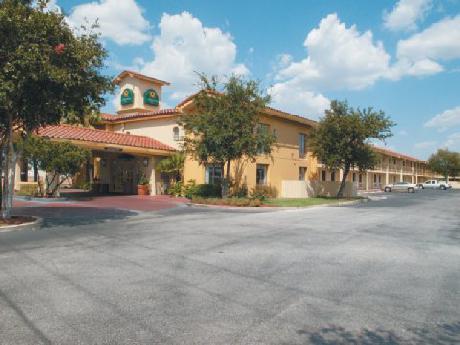 La Quinta Inn San Antonio I-35 N at Rittiman Rd