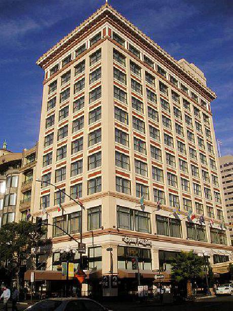 Gaslamp Plaza Suites