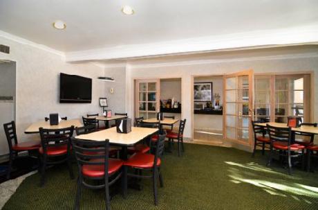 BEST WESTERN Date Tree Hotel