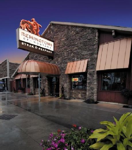 Oakes Hotel Overlooking The Falls