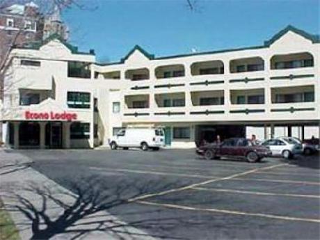 Econo Lodge at the Falls