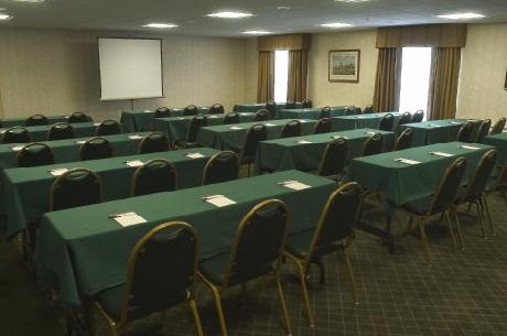 Holiday Inn Express Hotel & Suites WARRENTON