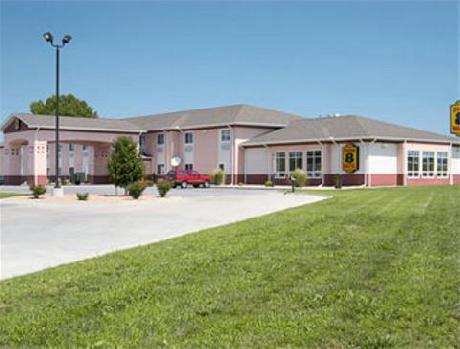 Super 8 Iola KS