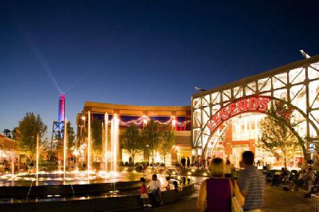 Holiday Inn Express VILLAGE WEST