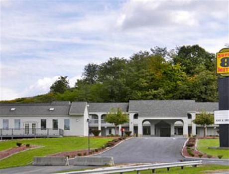 Super 8 Chiswell/Max Meadows Area